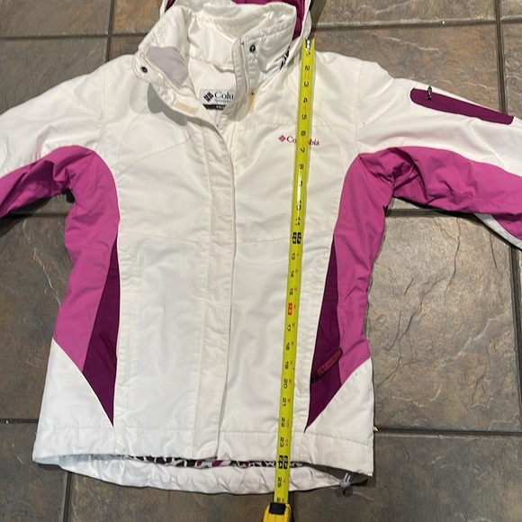 Columbia Women's Ski Jacket - Picture 5 of 8
